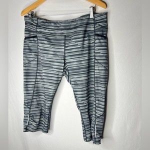 Athleta Crop Leggings Size Small Gray with Pockets size XL
